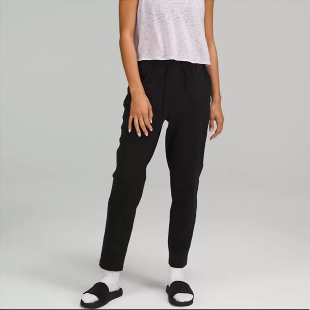 NWT Lululemon Stretch High-Rise 7/8 Pant in black